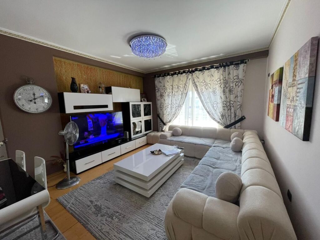 Shitet apartament 2+1 i mobiluar ne Don Bosko