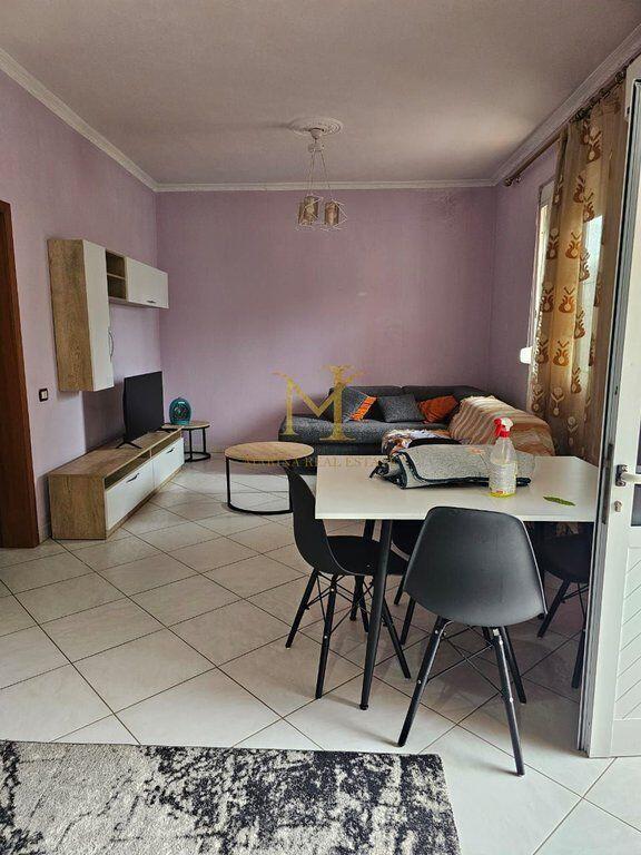 Shtepi me qera ne zonen e ish kenetes!