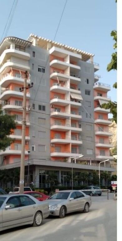 Shitet , Apartament 2+1+2 ,Lungomare ,Vlorë.
