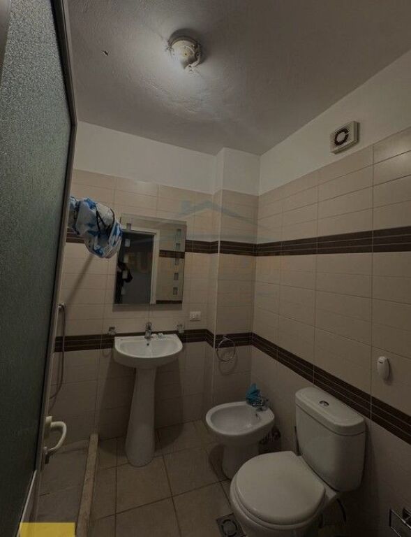 In vendita, Appartamento 1+1, Complesso Kontakt, 21 Dhjetori, Tirana