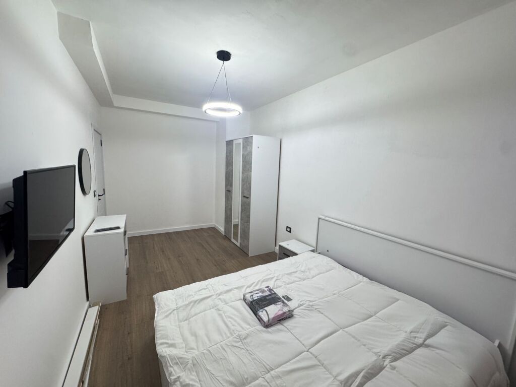 Shitet apartament 1+1 në Komunën e Parisit