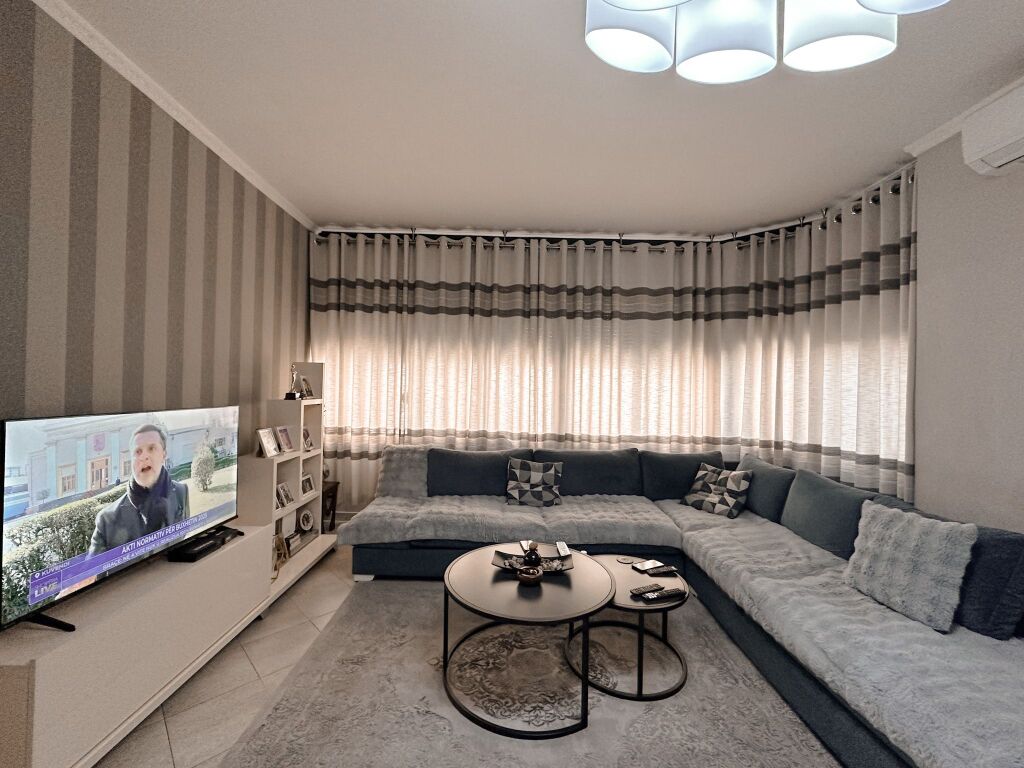 Shitet apartament 2+1 te Liqeni i Thatë, Tiranë