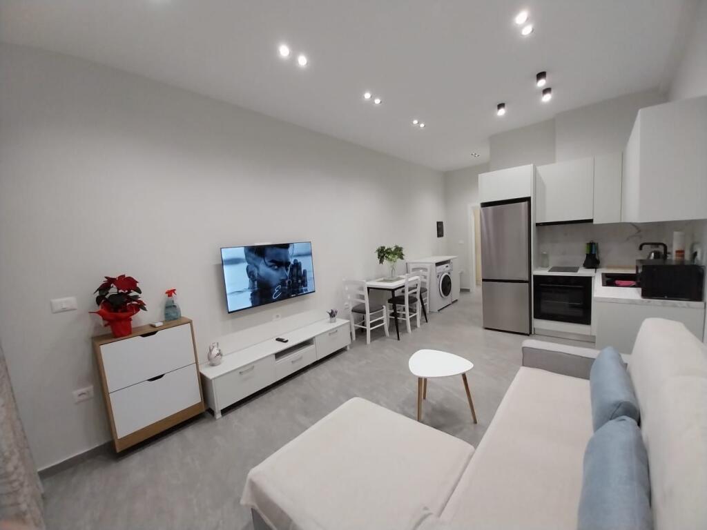 🏠 Private 1+1 Apartment for Rent in Vlorë,near Muradie