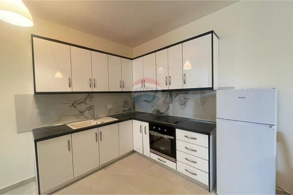 🏠 Apartament 1+1 me qira afatgjatë – pranë Kombinatit të Peshkut, Vlore