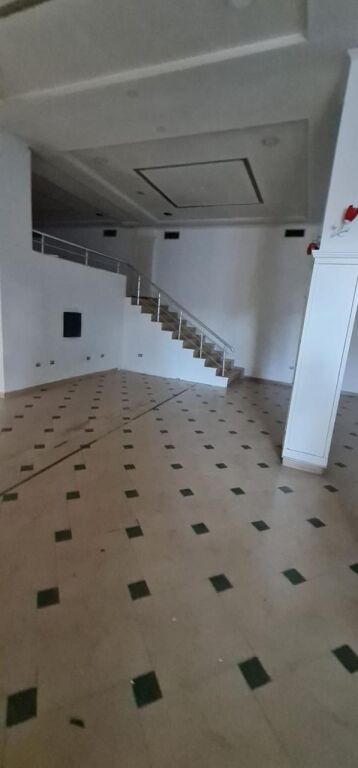 AMBJENT PER MAGAZINIM ME QERA, YRSHEK