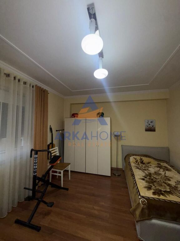 SHITET APARTAMENT 2+1+BALLKON+POST PARKIMI "PRANE PICERI ERA,BLLOK" 650.000 EURO