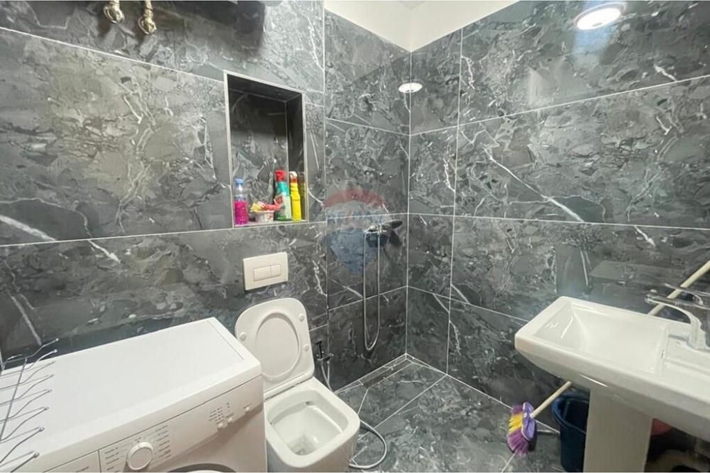 🏠 Apartament 1+1 me qira afatgjatë – pranë Kombinatit të Peshkut, Vlore