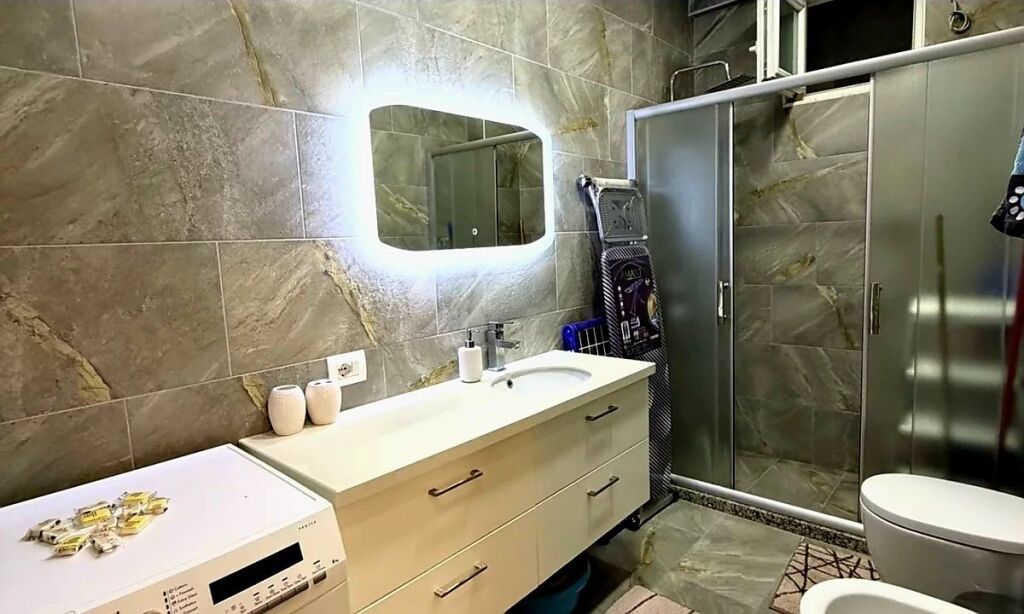 Jepet me qera 2+1 kopshti botanik