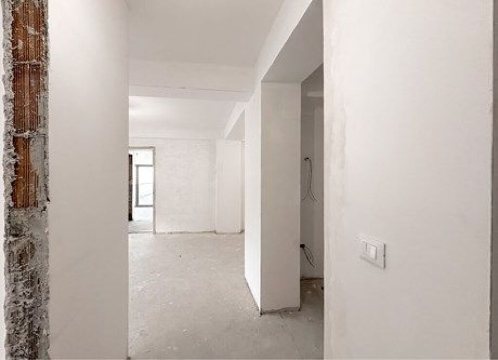 Appartamento - In Vendita - Kodra e Diellit 2