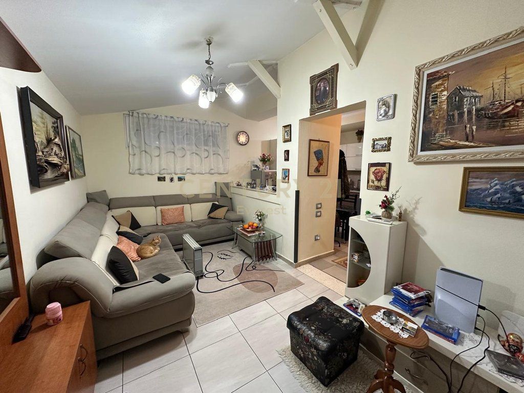 Apartament per shitje ne Xhamllik!