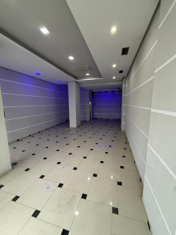 Shop for sale open space on floor 0 - Astir