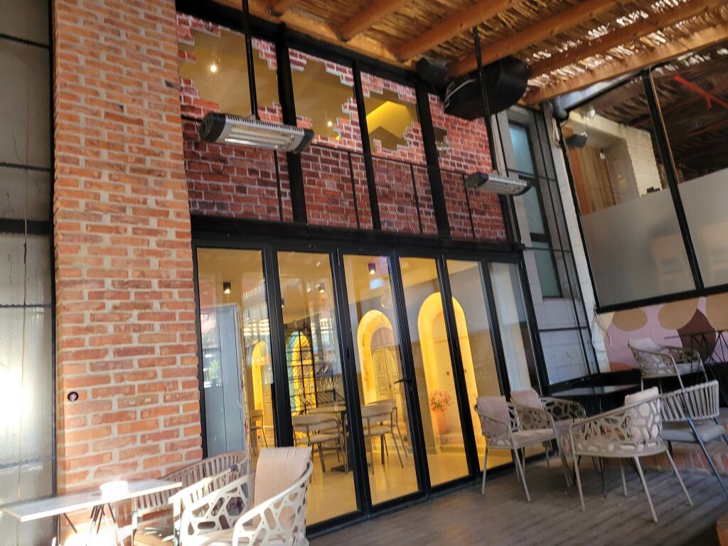 Bar ristorante in vendita vicino alla strada di Elbasan