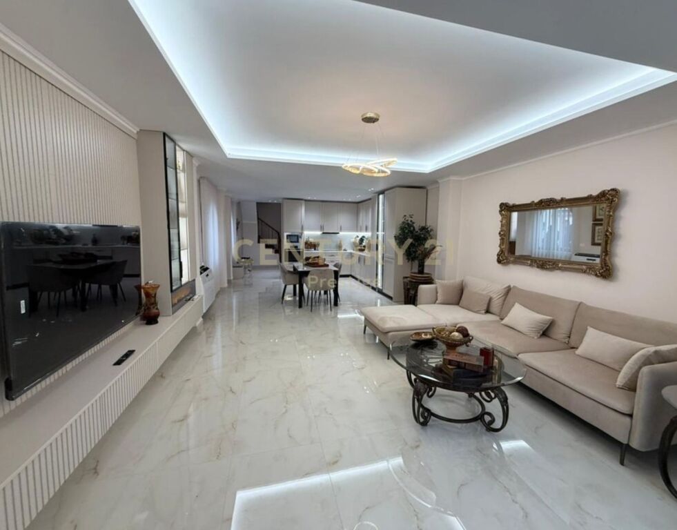 ✨ In Affitto – Villa 2+1 Confortevole a Xhamllik, Tirana