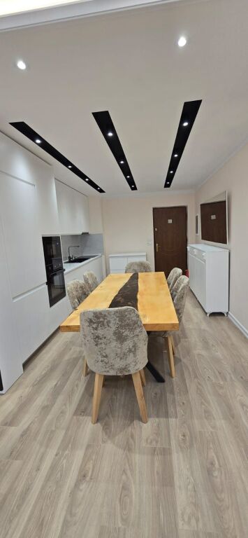 Affittasi 2+2 +2 parcheggi a Colombo lago che 1299 eu