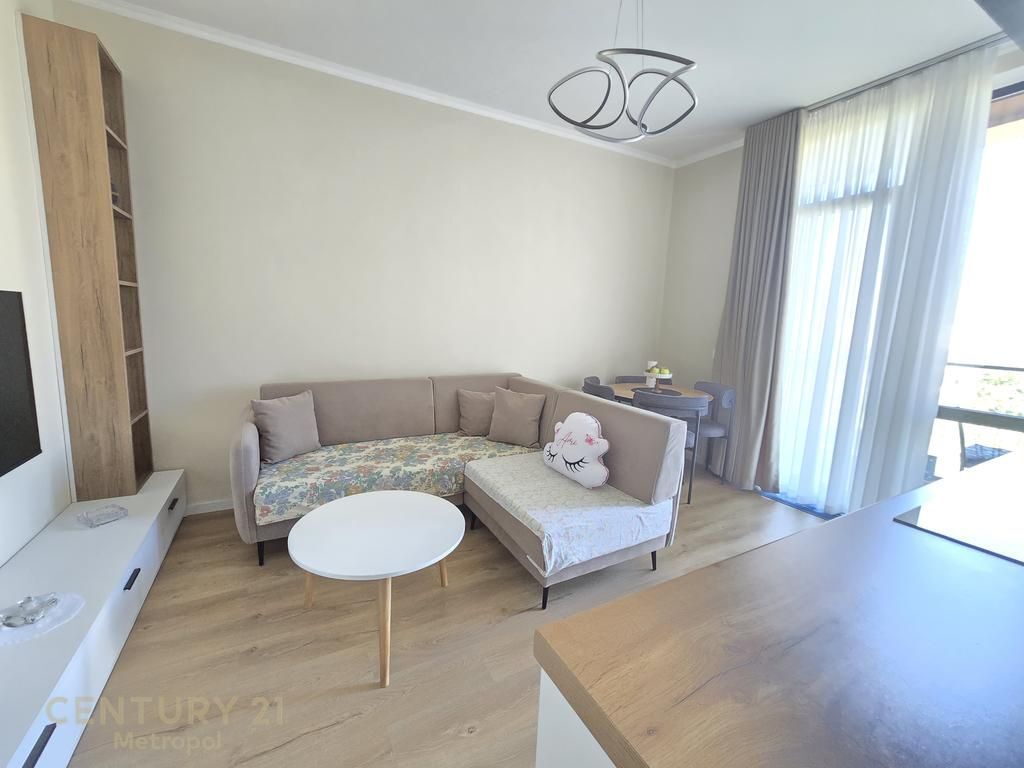 We rent a 1+1 apartment at Bulevardi i Ri! 500 € /Month