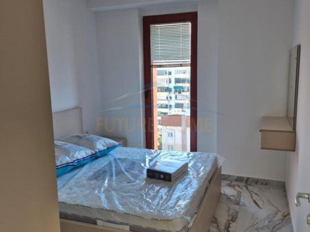 Shitet, Apartament 1+1,Qender, Tiranë.