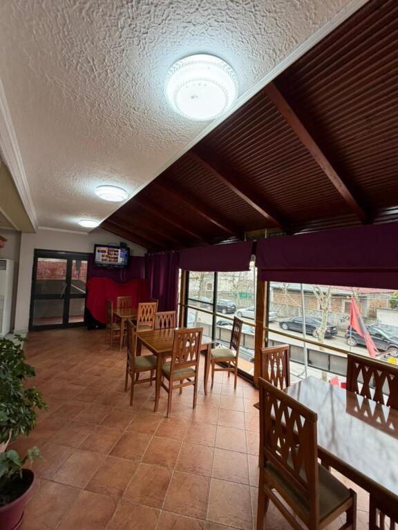 Business premises for rent located in the hospital next to the main road Petrit Llaftiu