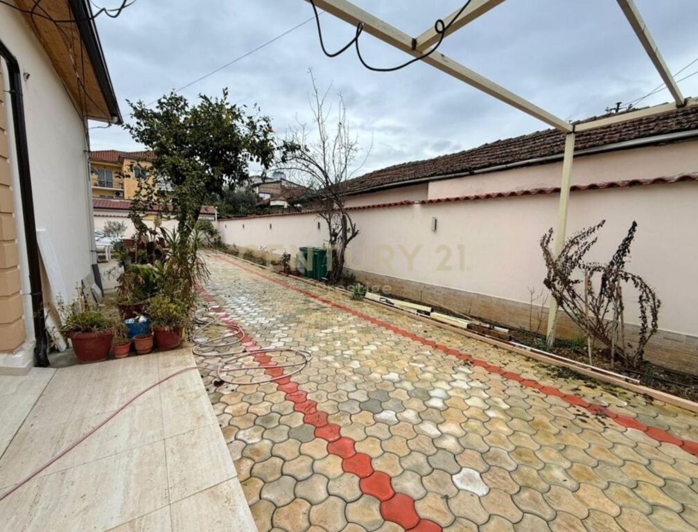 ✨ In Affitto – Villa 2+1 Confortevole a Xhamllik, Tirana