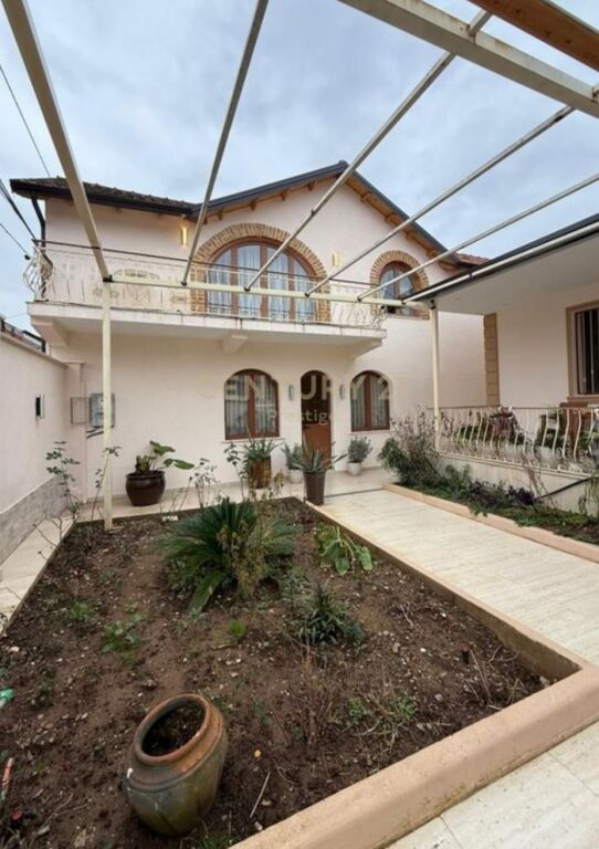 ✨ In Affitto – Villa 2+1 Confortevole a Xhamllik, Tirana