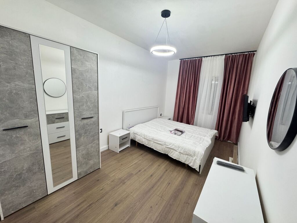 Shitet apartament 1+1 në Komunën e Parisit