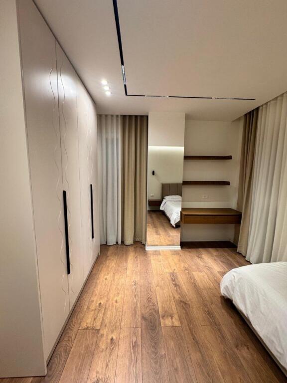 🏢In the Xhamlliku area near Kastrati Fuel Station, a 2+1 apartment with parking space, furnished, is for rent. 900 Euro