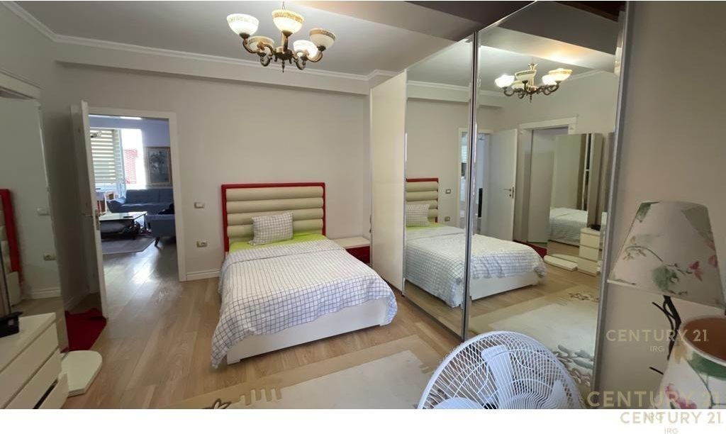 Apartament 3+1+2 tek Kodra e Diellit!!