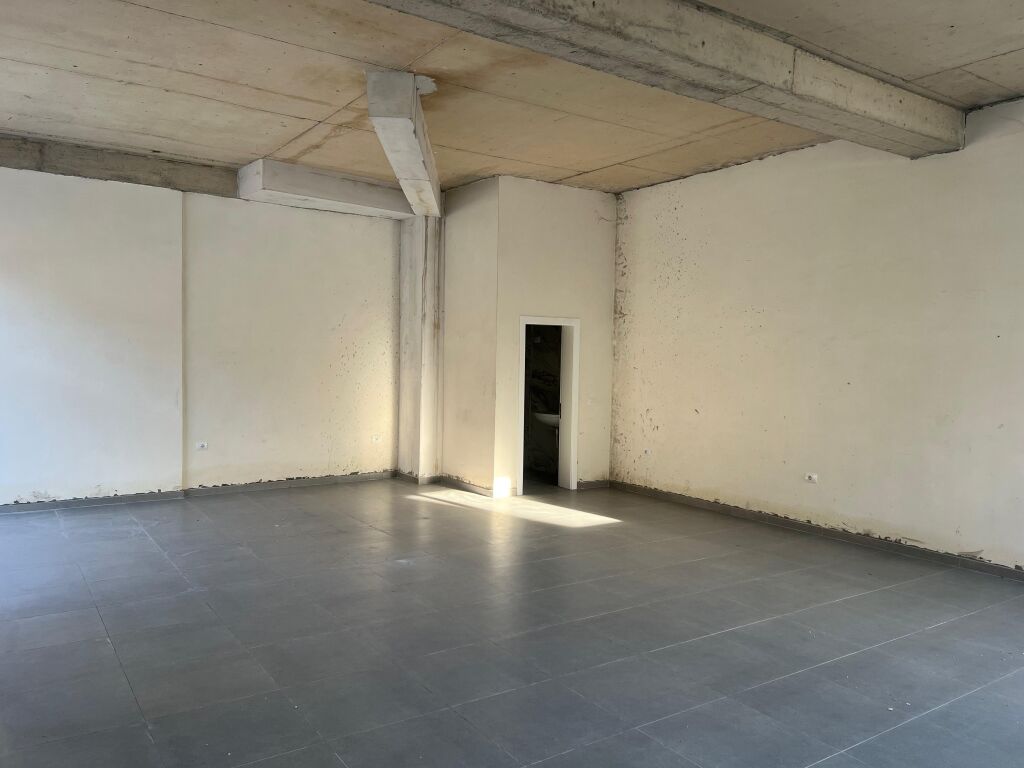 Tirana, business premises for sale Floor 0, 81 m² (selite)
