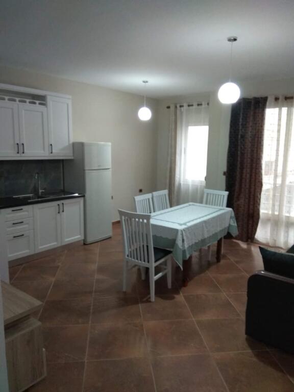 Jepet me qira apartament te rrota kuqe