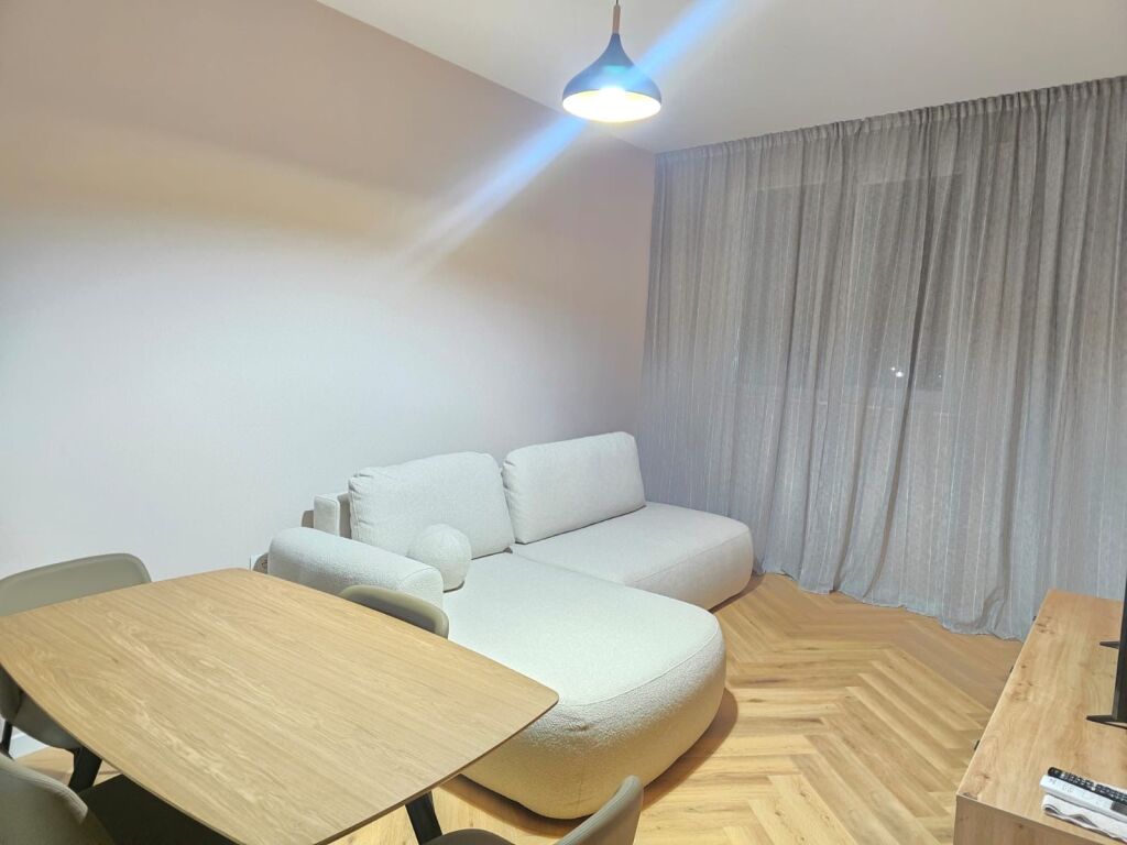 Apartment for rent 1+1 opposite American 3