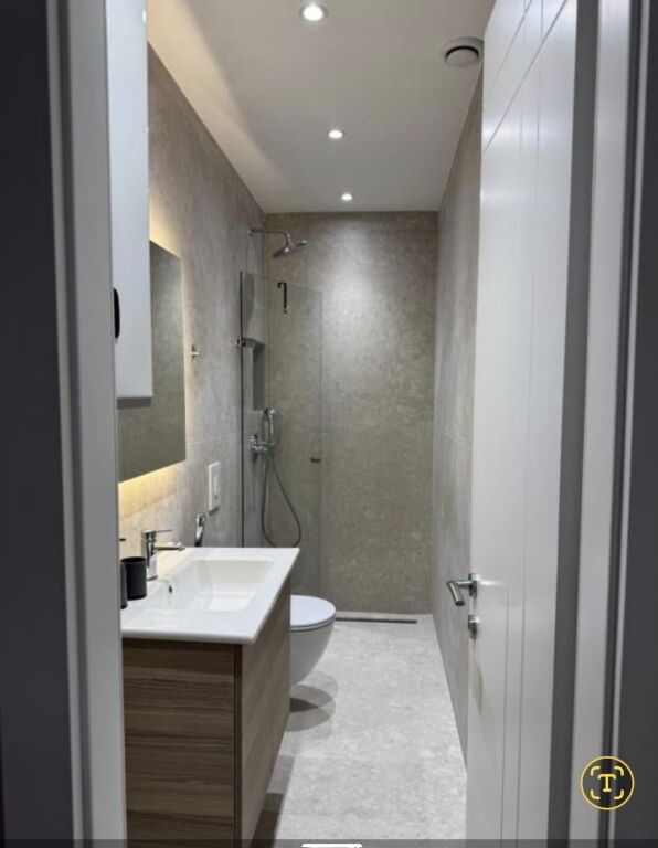 🏢 Jepet me qira apartament 1+1 – Stacioni i Trenit