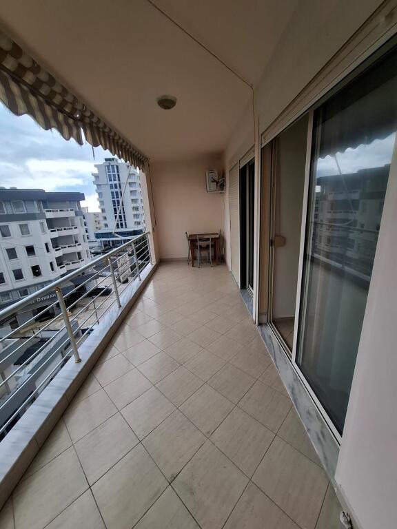 Jepet me Qera Apartament 2+1+2 Ne Plazh Hekurudha