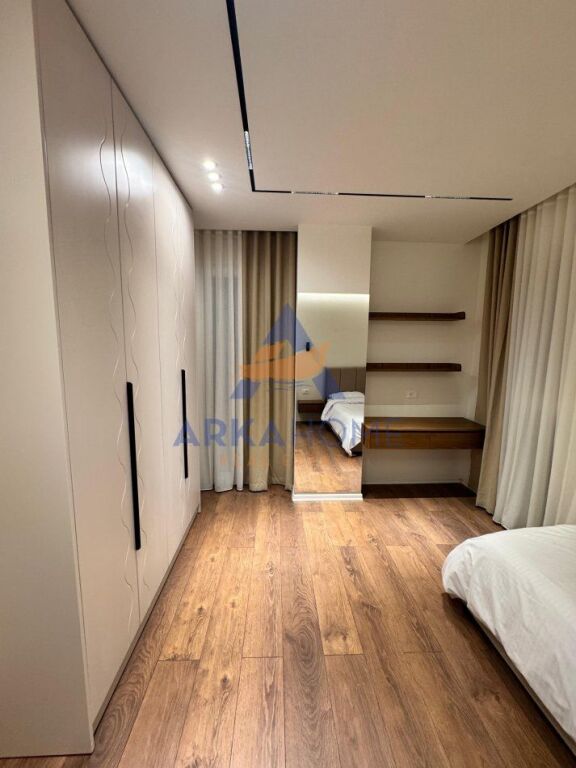 AFFITTASI APPARTAMENTO 2+1 "TEK XHAMLLIKU" 900 EURO