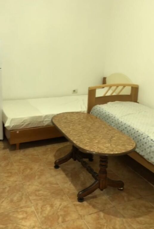 Furnished studio apartment for rent, first floor, private house in Astir, 20,000 Leke/month