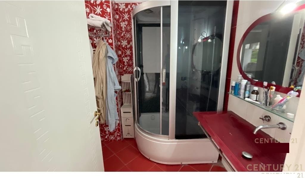 Apartament 3+1+2 tek Kodra e Diellit!!