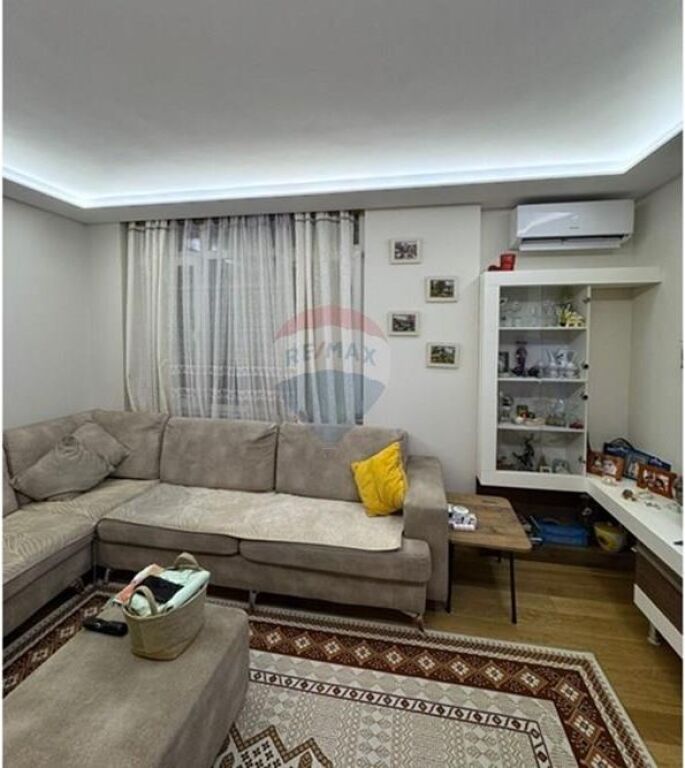 Apartment - For Rent - Pazari i Ri, Tirana