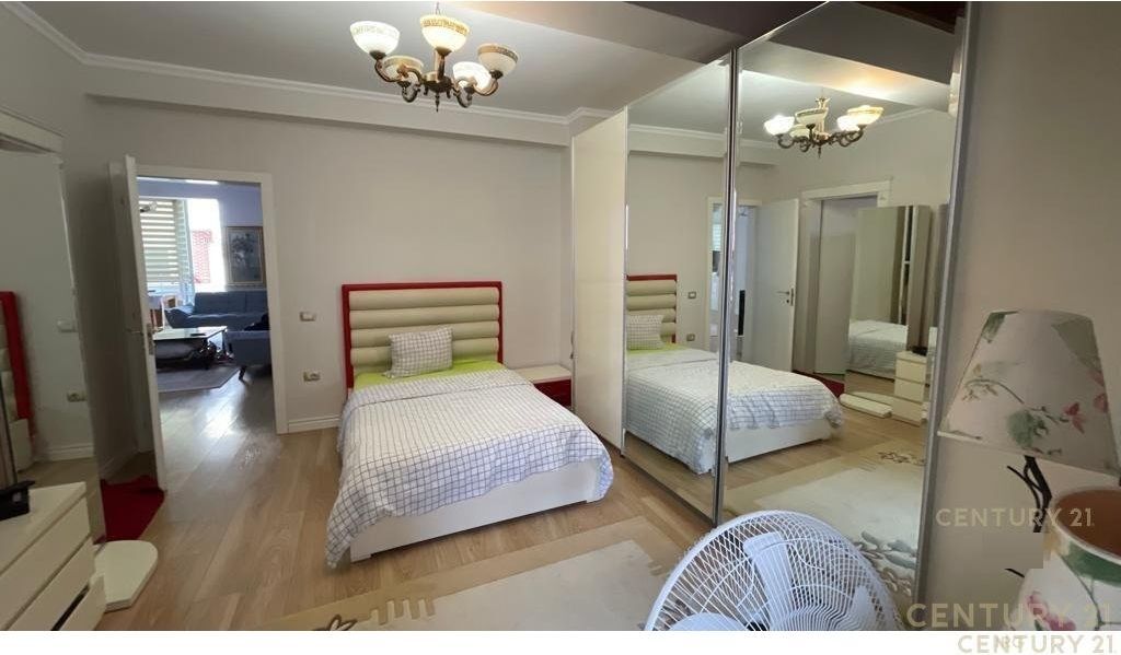 Apartament 3+1+2 tek Kodra e Diellit!!