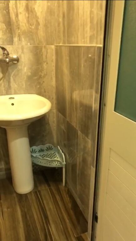 Furnished studio apartment for rent, first floor, private house in Astir, 20,000 Leke/month