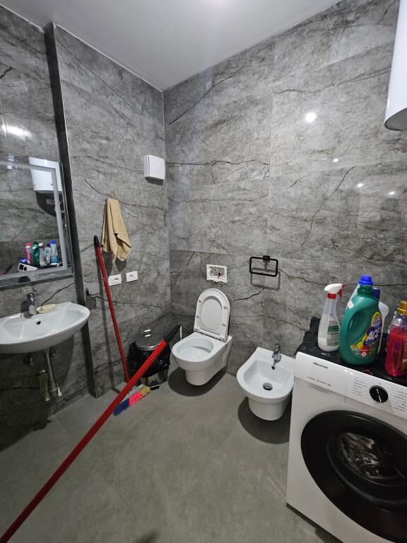 Apartment 2+1 + parking space for rent in Univers City