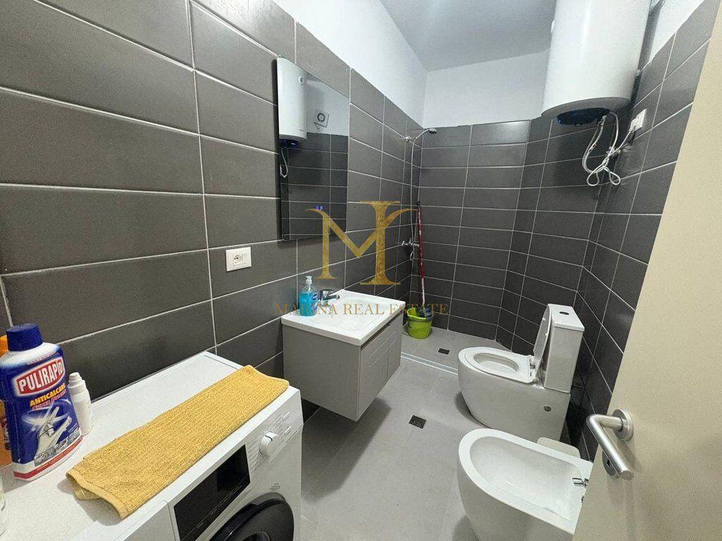 APARTAMENT 2+1 ME QERA ,PRANE URT NE DURRES!