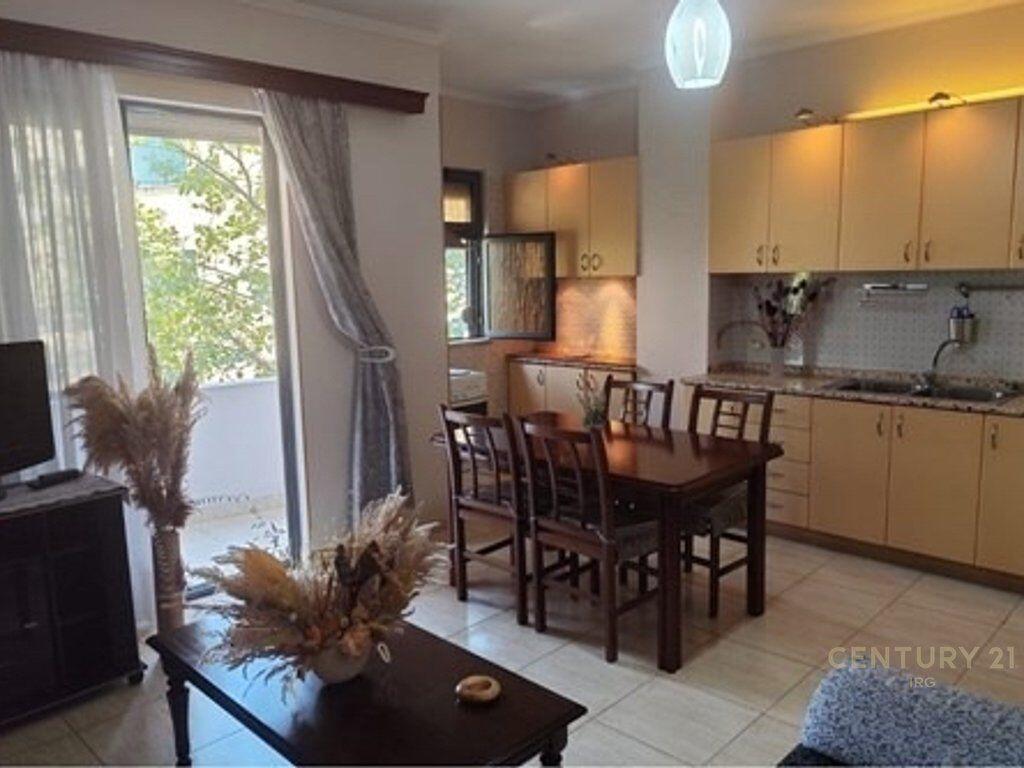 Apartament 2+1 per shitje te Ali Demi