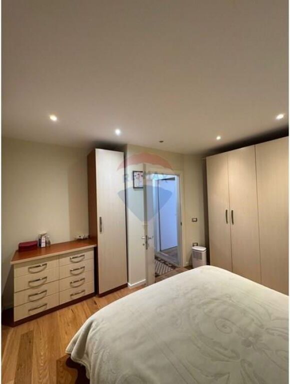 Apartment - For Rent - Pazari i Ri, Tirana