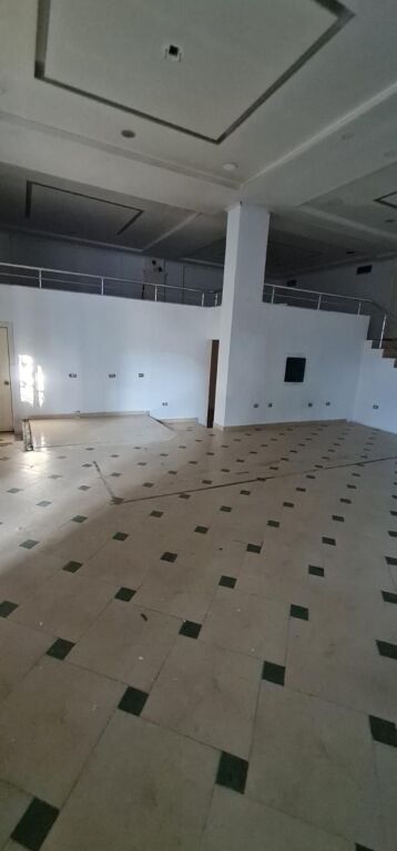 AMBJENT PER MAGAZINIM ME QERA, YRSHEK