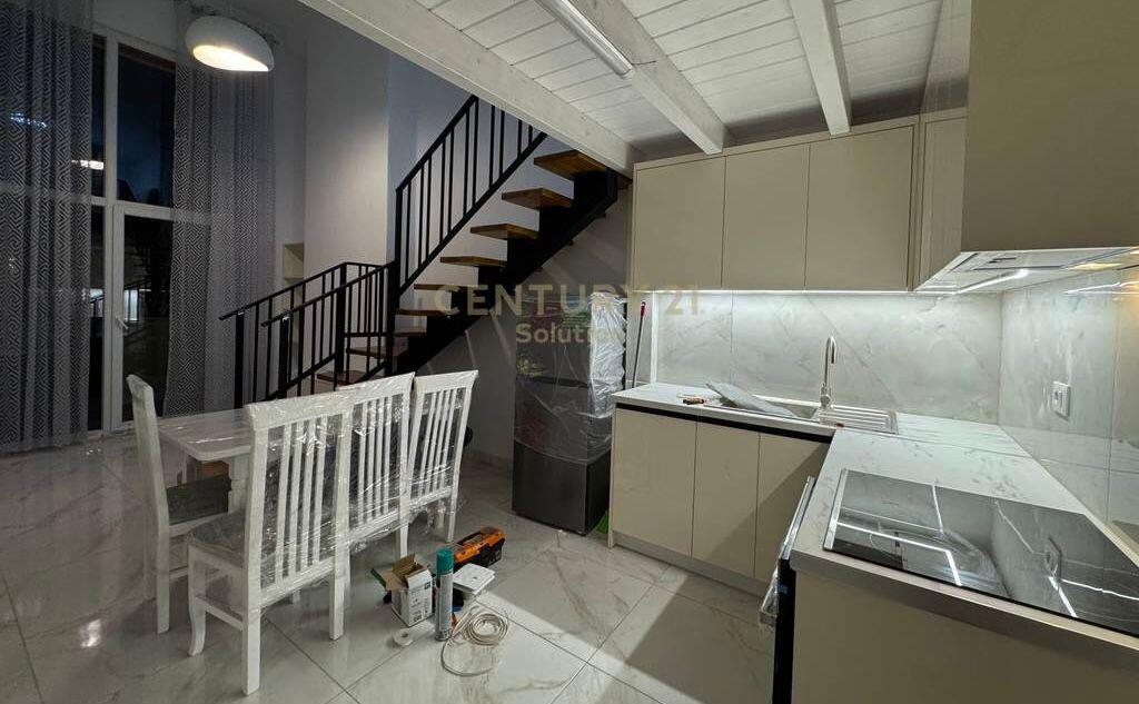 Appartamento 1+1 in forma Duplex, vicino a Birra Tirana,