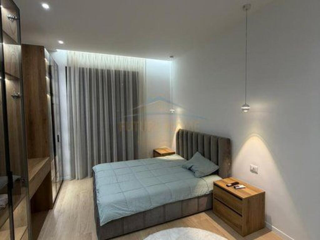 Shitet, Apartament 2+1+2+Post Parkimi, "Kompleksi Delijorgji ", Tiranë