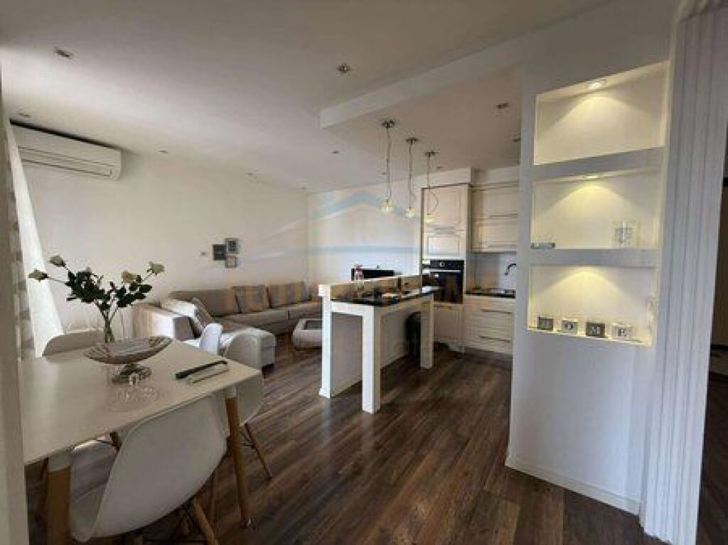 Qera, Apartament 2+1, Unaza e Re, Tiranë