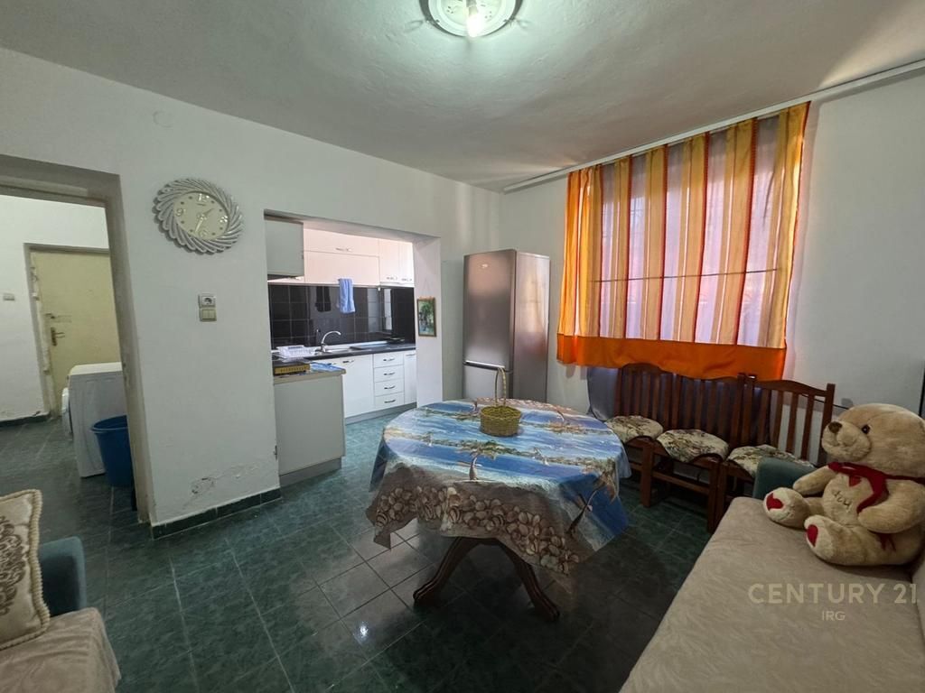 Apartament ne shitje 1+1 rruga 4 Deshmoret