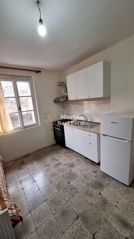 Qera | Apartament 1 + 1 | Medresjea / Tregu Industrial | 300 €/muaj