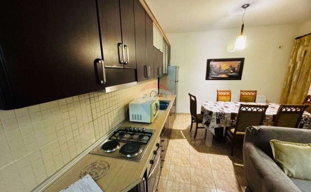 Jepet apartament me qera 2+1, Komuna e Parisit