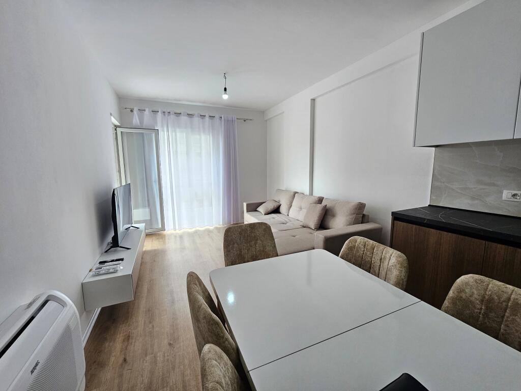 Apartment 2+1 + parking space for rent in Univers City