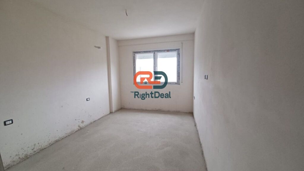 A Paskuqan presso Platinium 1, Appartamento 2+1+2 con Planimetria Regolare in Vendita!!!